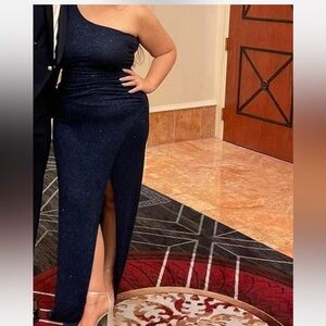 Elegant Navy Blue One-Shoulder Dress
